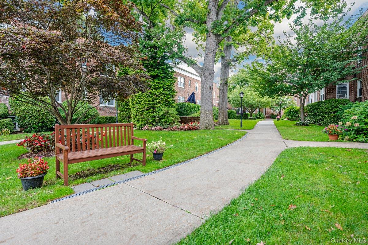 195 N Village Avenue # Suite 1, Rockville Centre, NY 11570