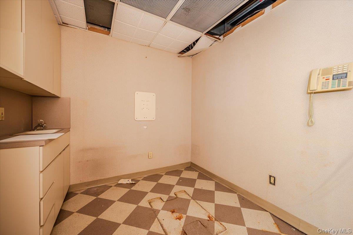 195 N Village Avenue # Suite 1, Rockville Centre, NY 11570