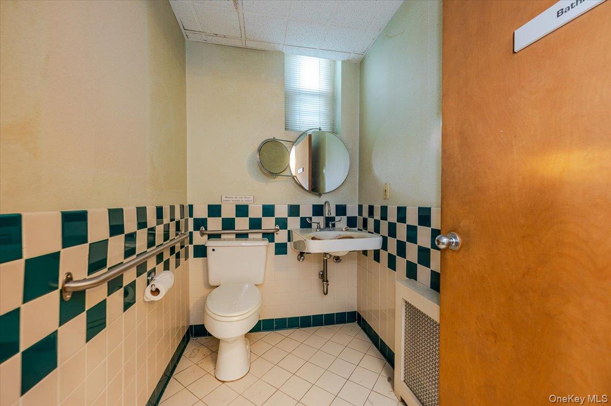 195 N Village Avenue # Suite 1, Rockville Centre, NY 11570