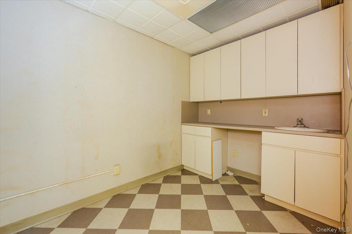 195 N Village Avenue # Suite 1, Rockville Centre, NY 11570