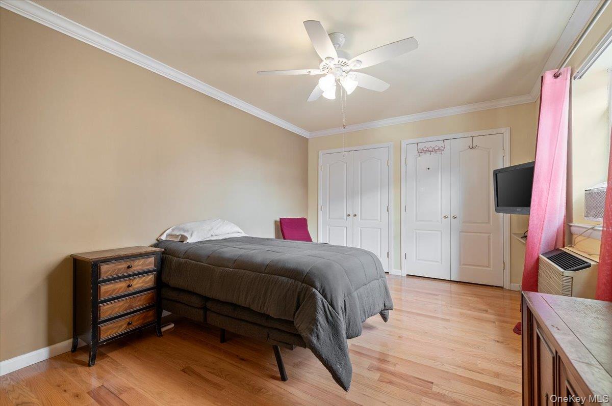 210 Westend Avenue # 8B, Freeport, NY 11520