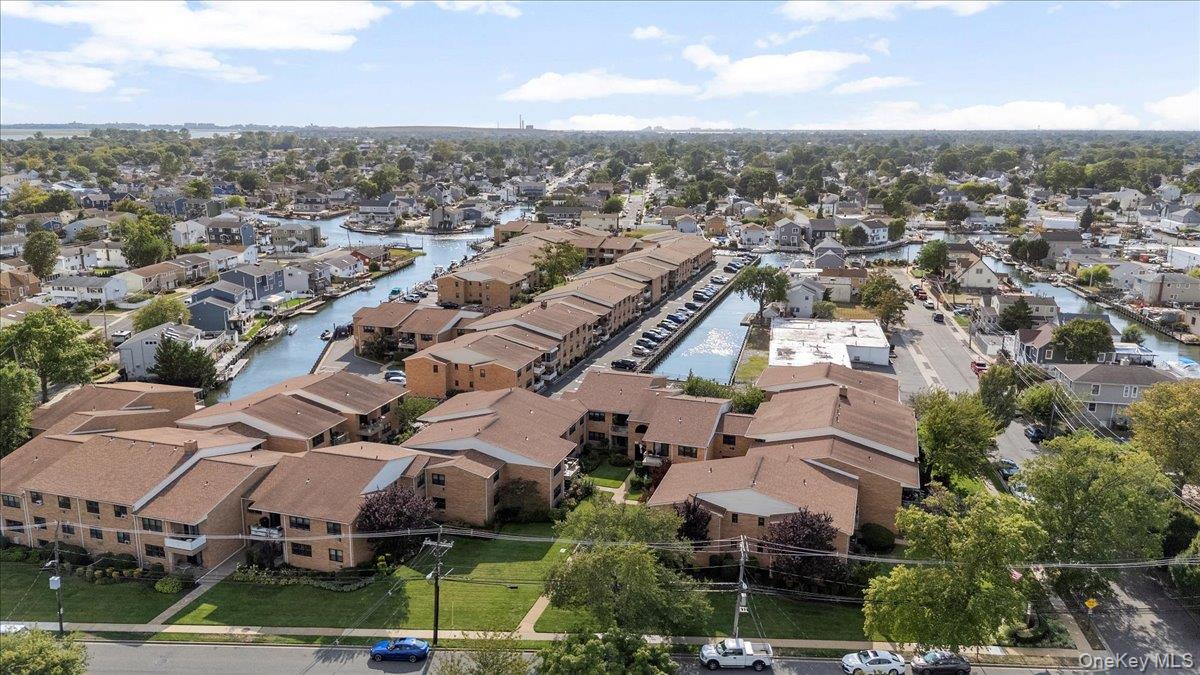 210 Westend Avenue # 8B, Freeport, NY 11520