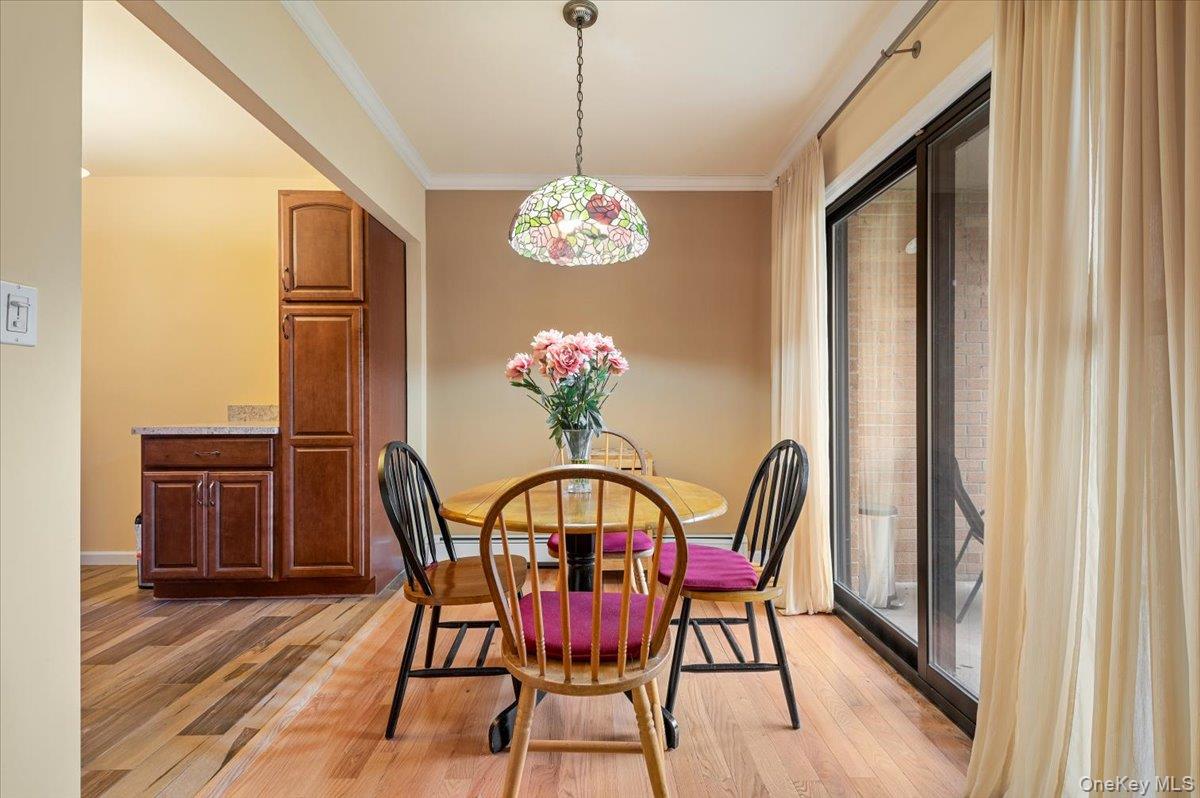 210 Westend Avenue # 8B, Freeport, NY 11520