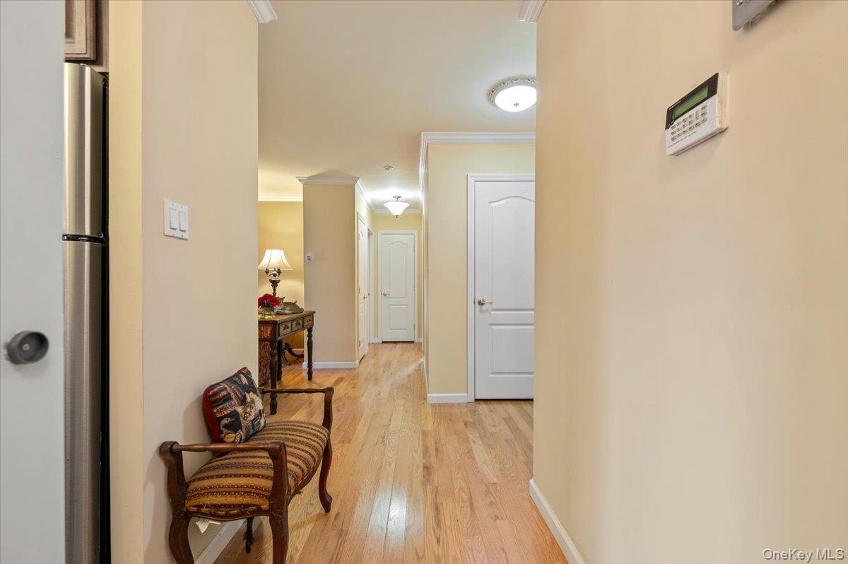 210 Westend Avenue # 8B, Freeport, NY 11520