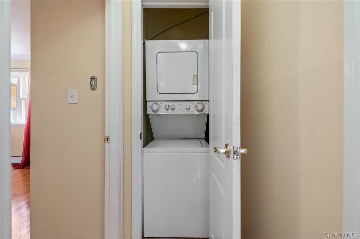 210 Westend Avenue # 8B, Freeport, NY 11520