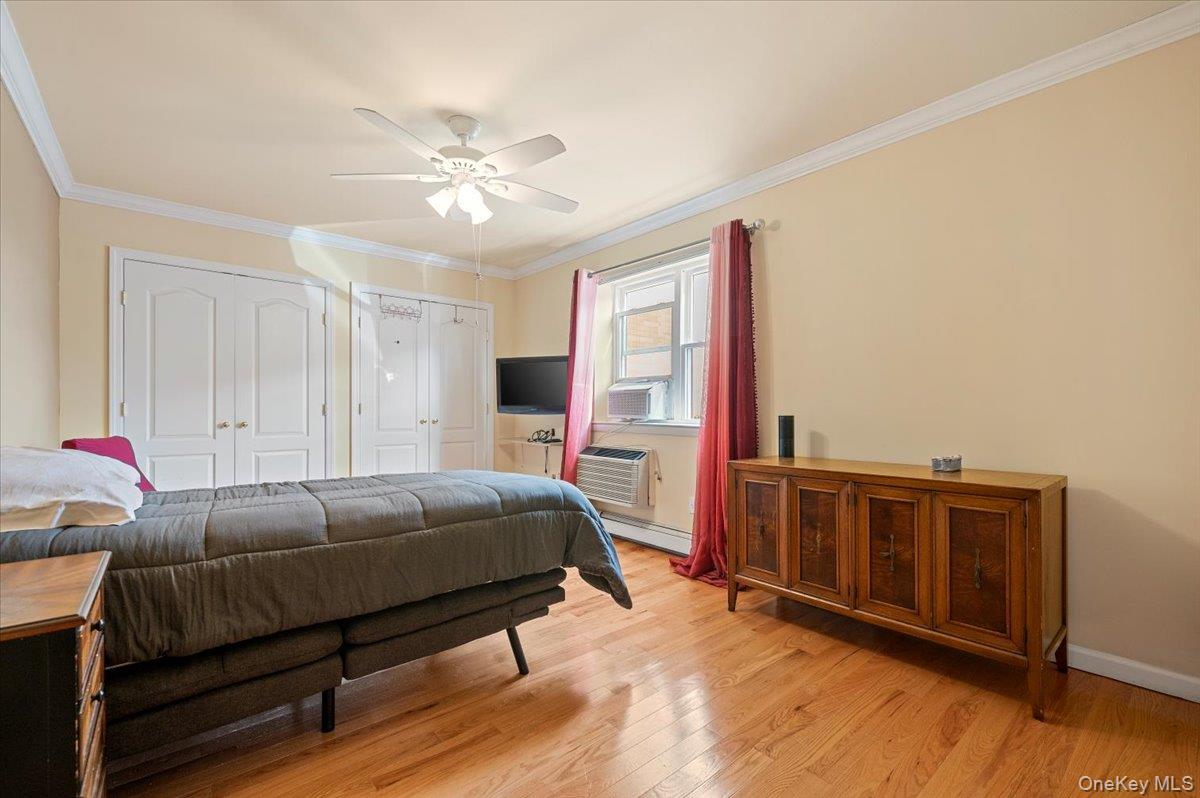 210 Westend Avenue # 8B, Freeport, NY 11520