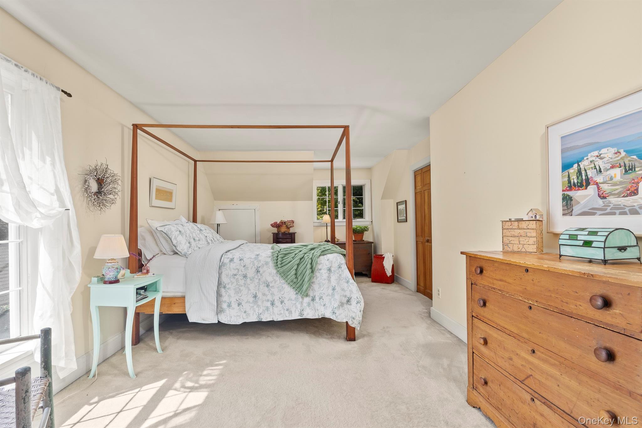 91 Mountain View Road, Rhinebeck, NY 12572