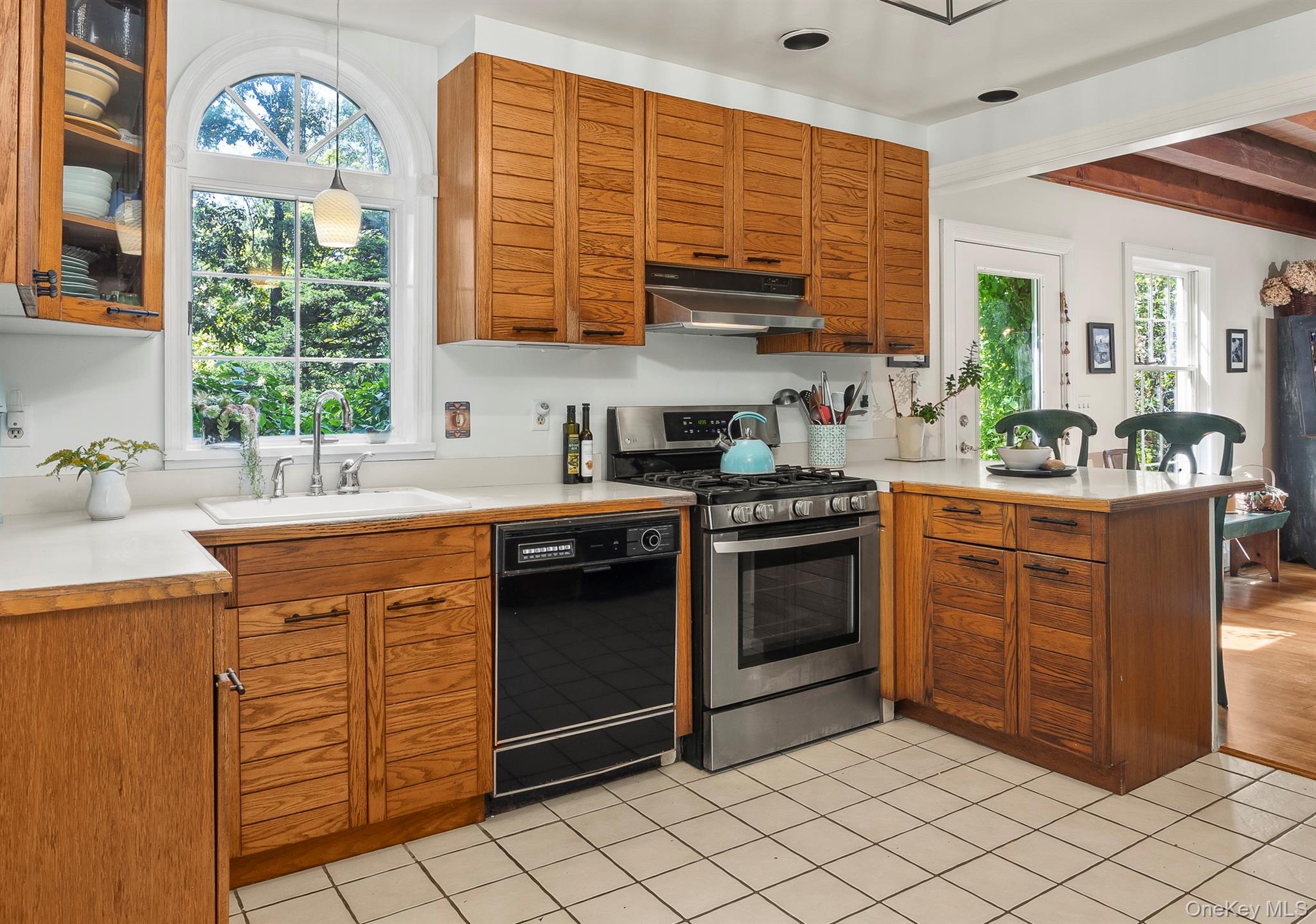 91 Mountain View Road, Rhinebeck, NY 12572