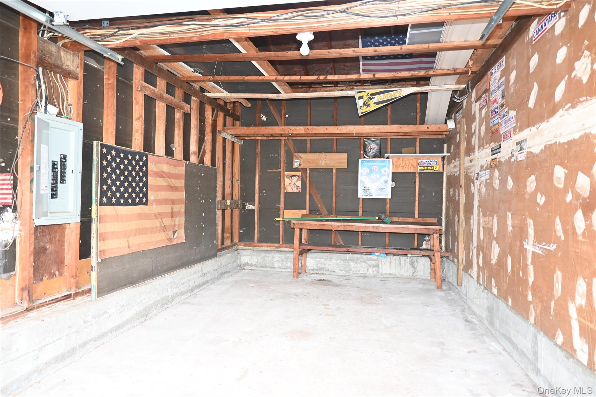 2816 Acorn Avenue, Medford, NY 11763