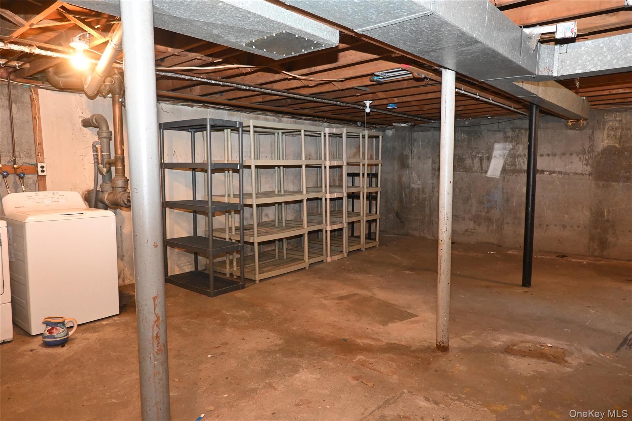 2816 Acorn Avenue, Medford, NY 11763