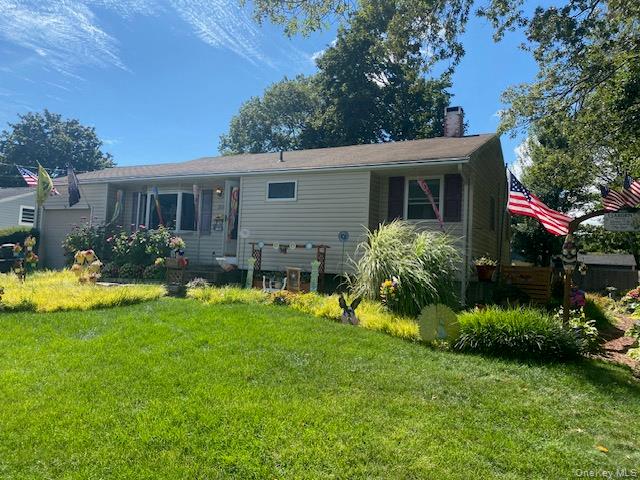 2816 Acorn Avenue, Medford, NY 11763