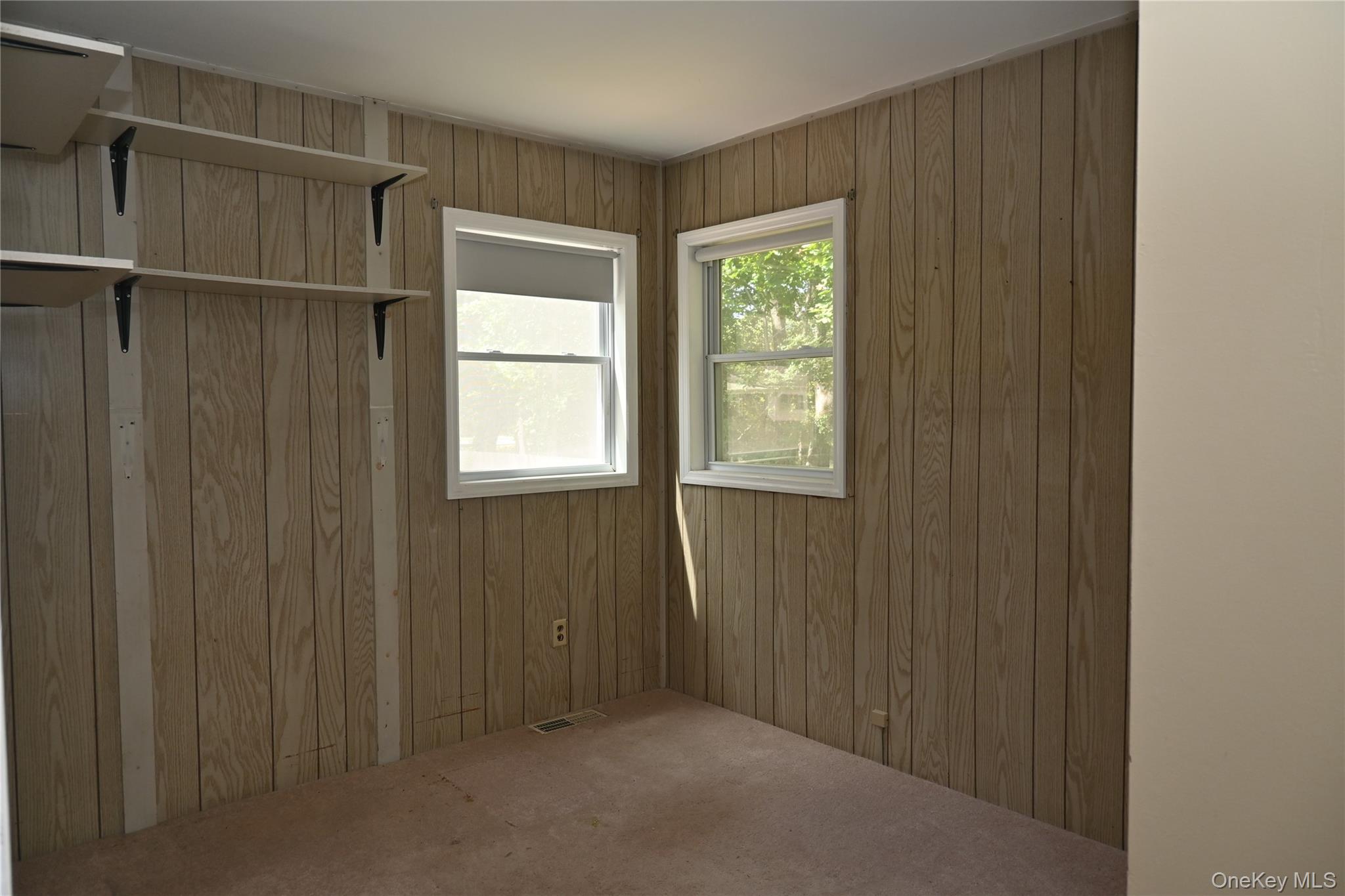 2816 Acorn Avenue, Medford, NY 11763