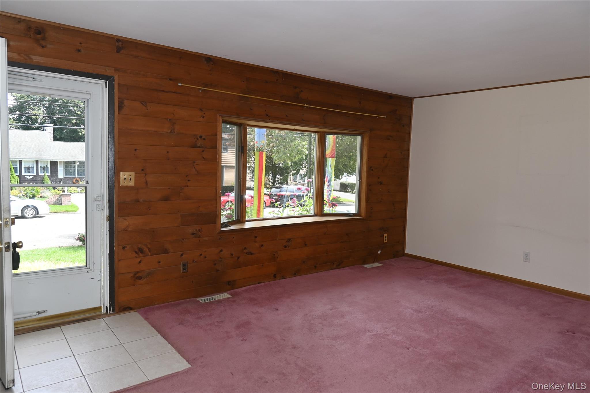 2816 Acorn Avenue, Medford, NY 11763