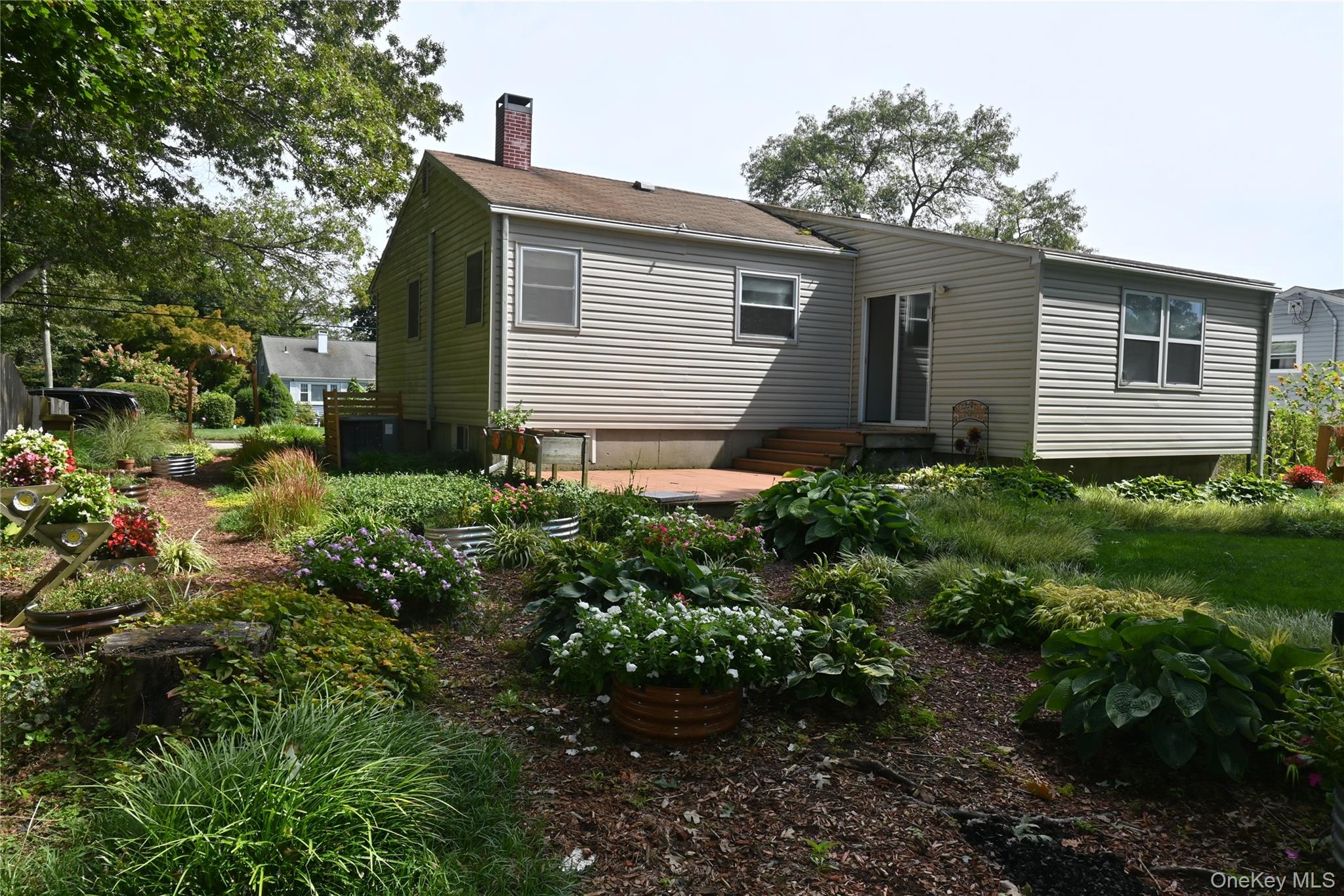 2816 Acorn Avenue, Medford, NY 11763