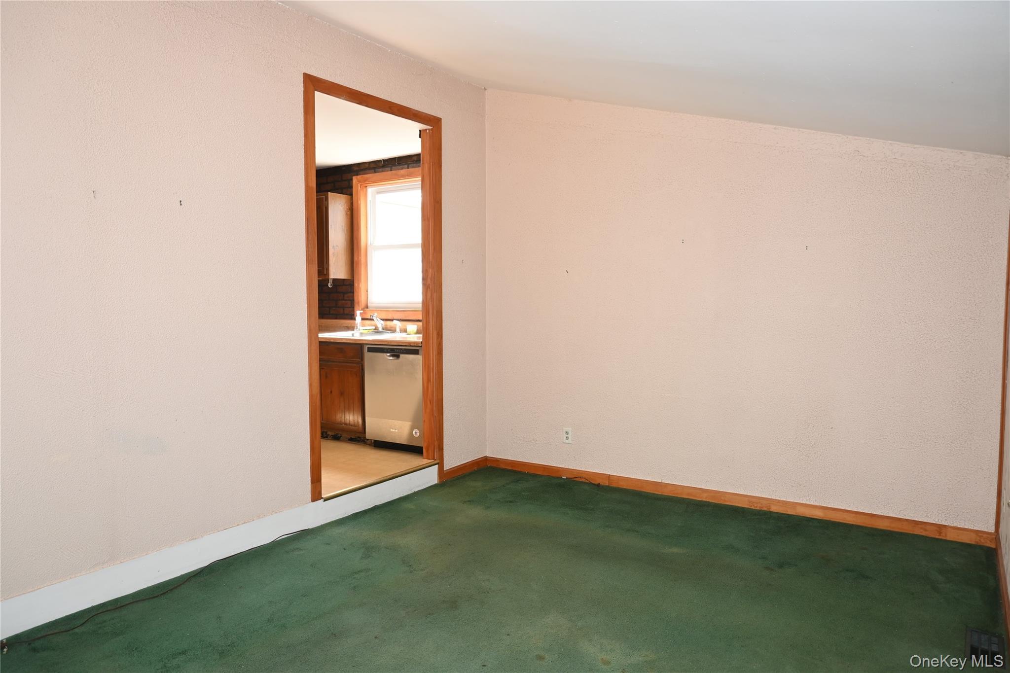 2816 Acorn Avenue, Medford, NY 11763