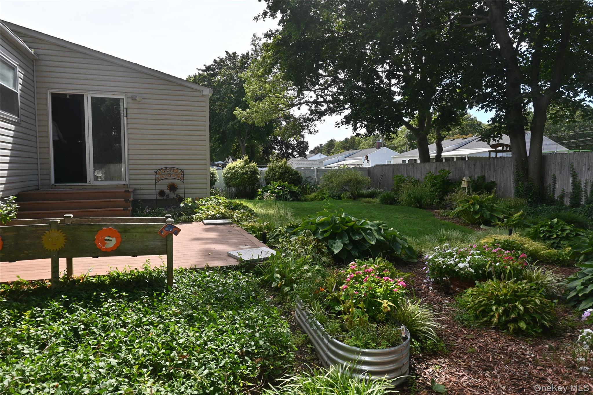 2816 Acorn Avenue, Medford, NY 11763