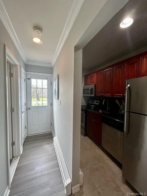 184 Hallock Road # 6B2, Lake Grove, NY 11755