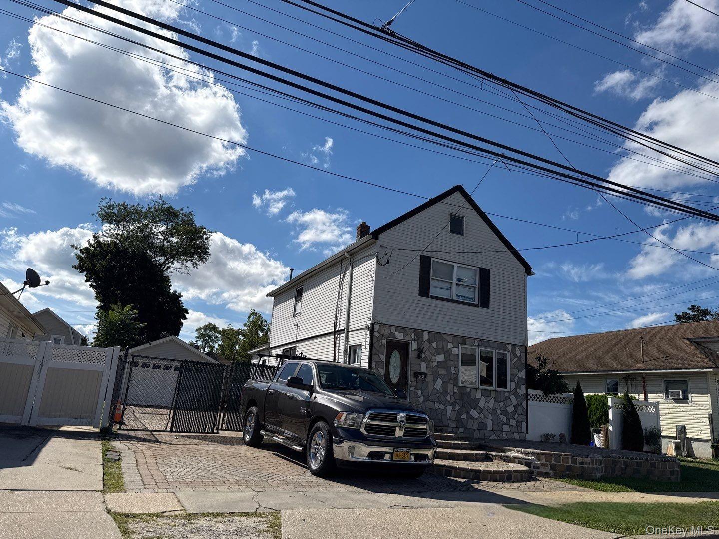 104 E Pennywood Avenue, Roosevelt, NY 11575