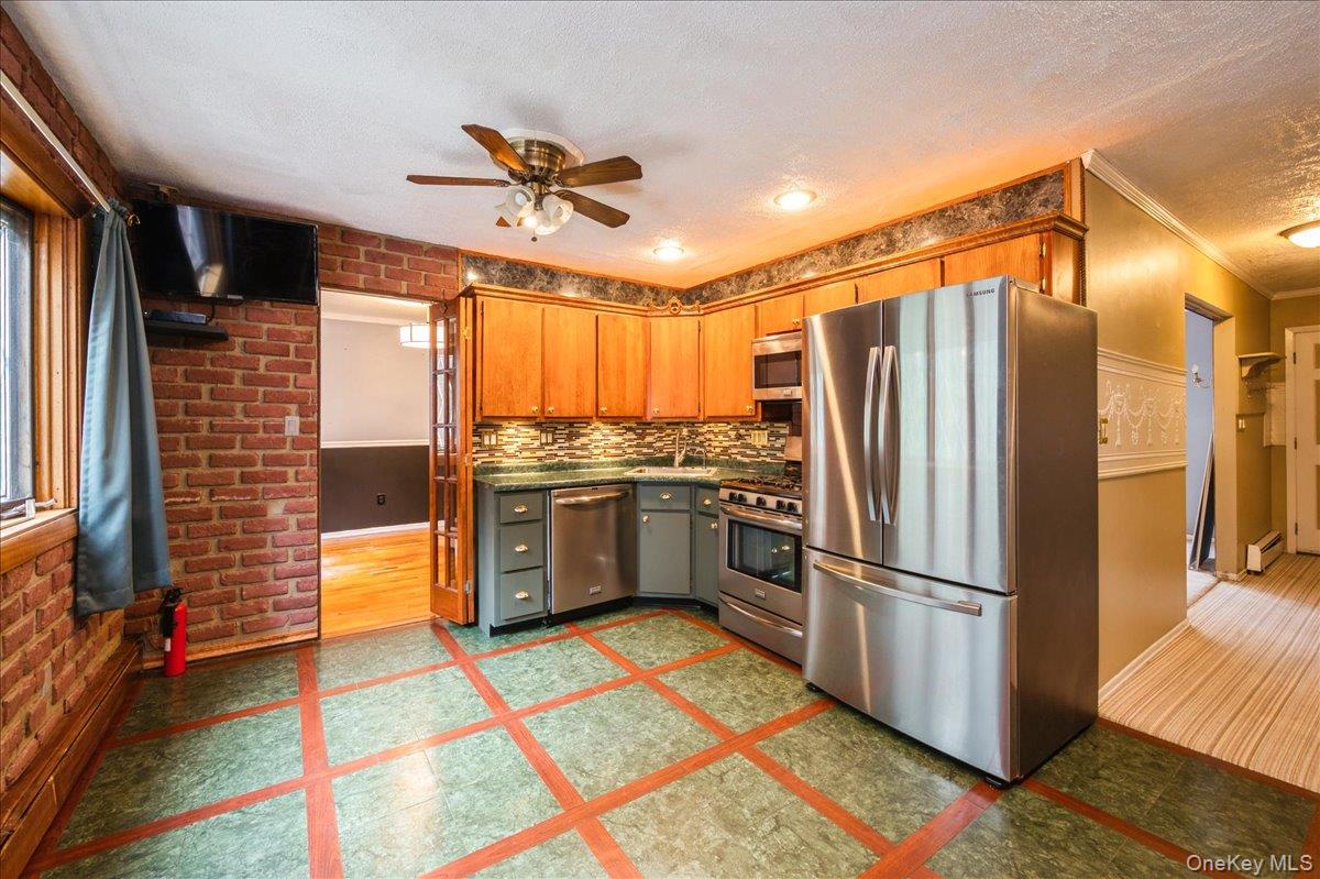 1014 Kings Parkway, North Baldwin, NY 11510