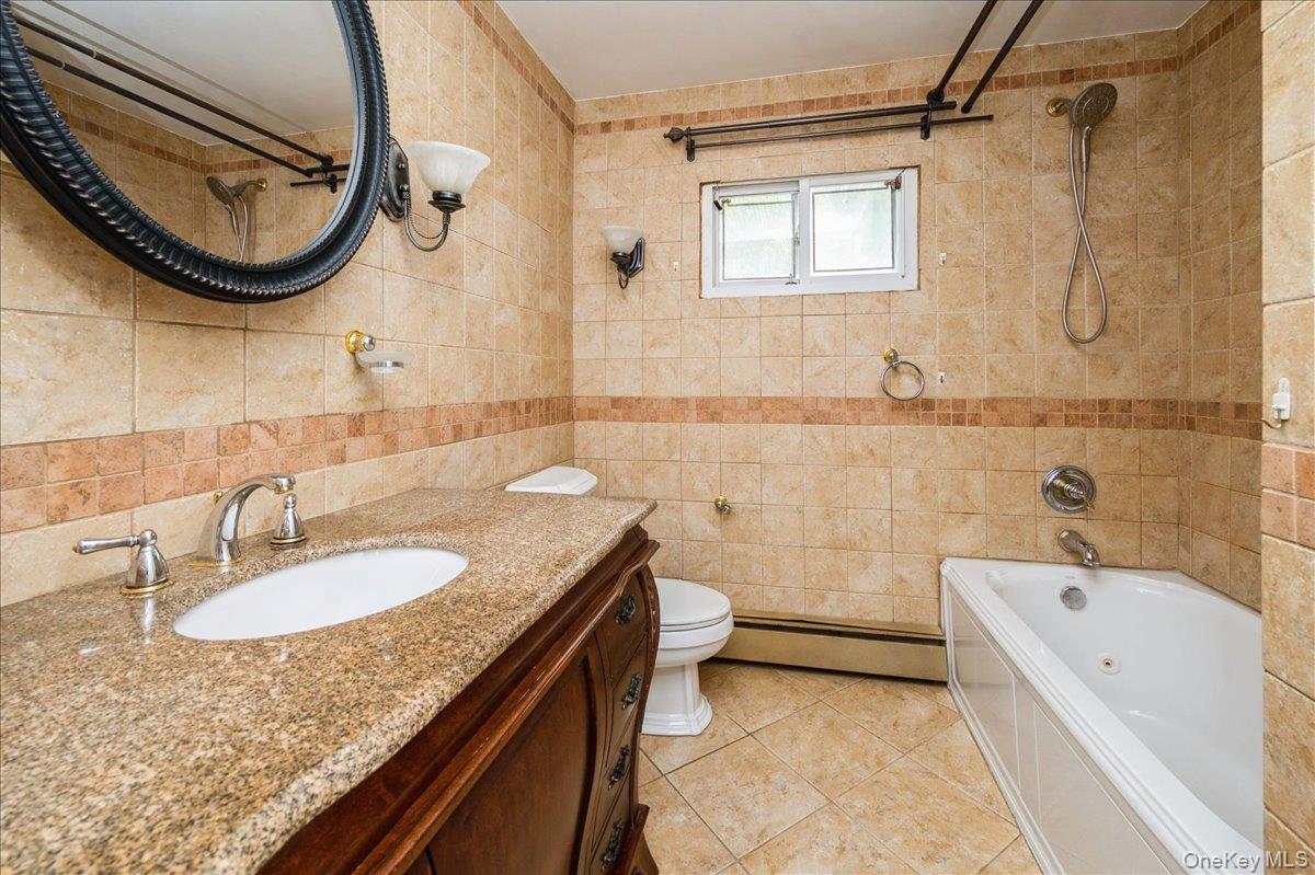 1014 Kings Parkway, North Baldwin, NY 11510