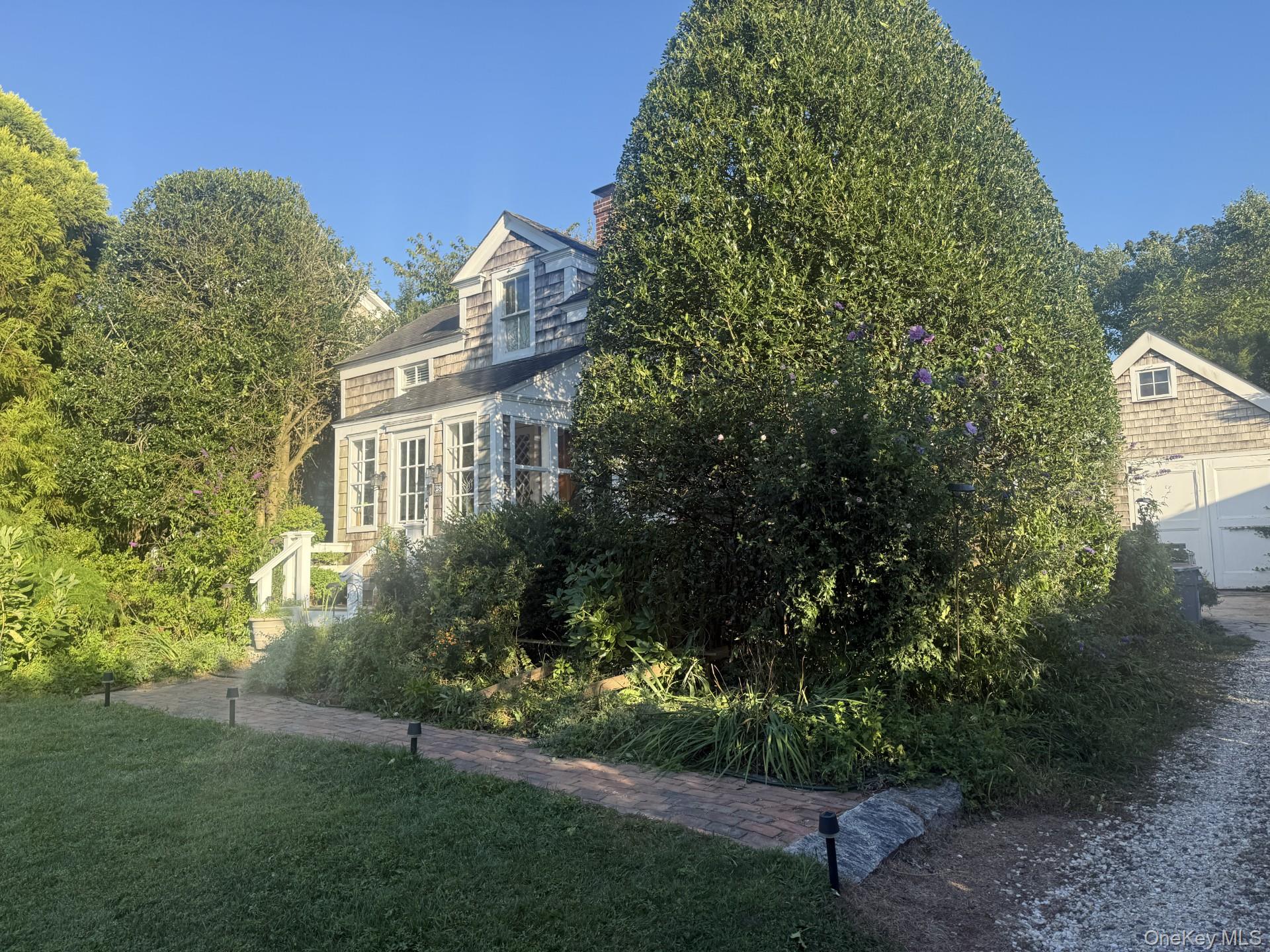 28 Bowden Square, Southampton, NY 11968