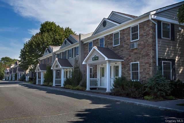 184 Hallock Road # 4A1, Lake Grove, NY 11755