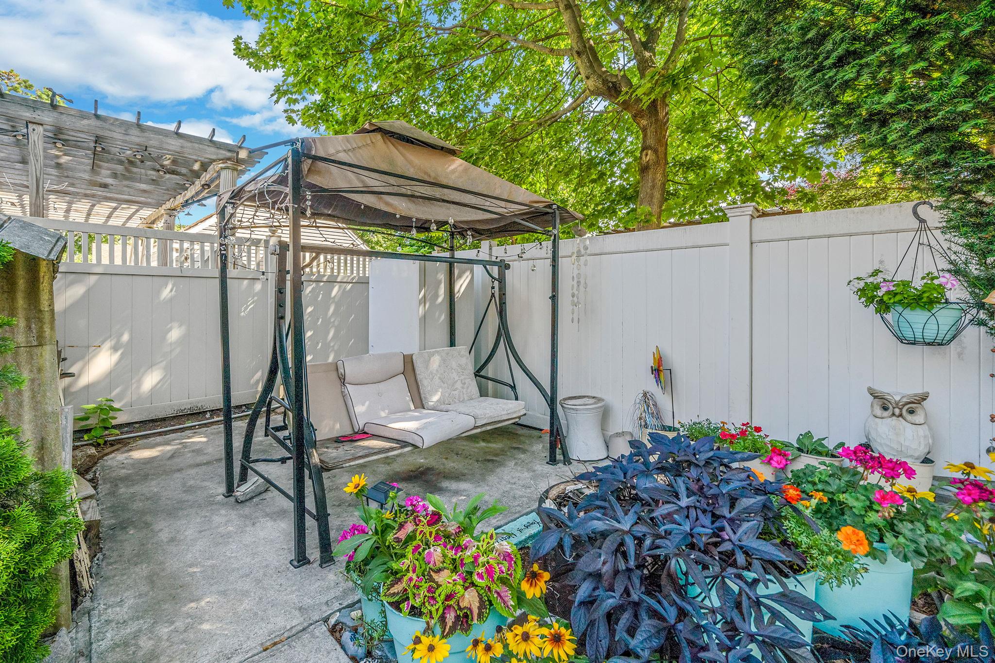 173 E Seaman Avenue, Freeport, NY 11520