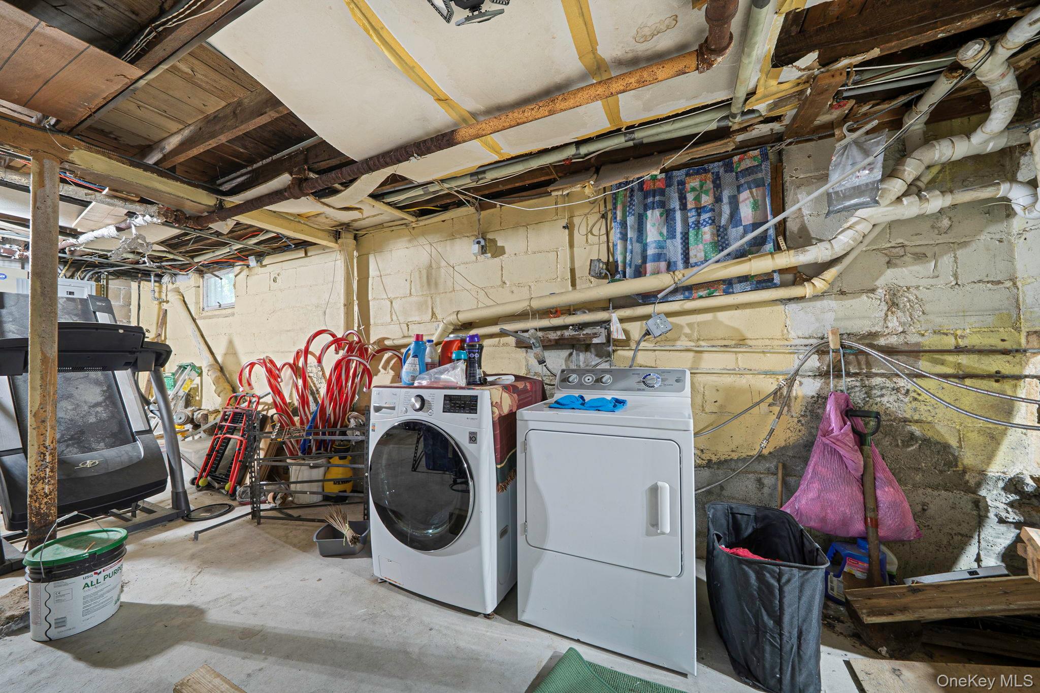 173 E Seaman Avenue, Freeport, NY 11520