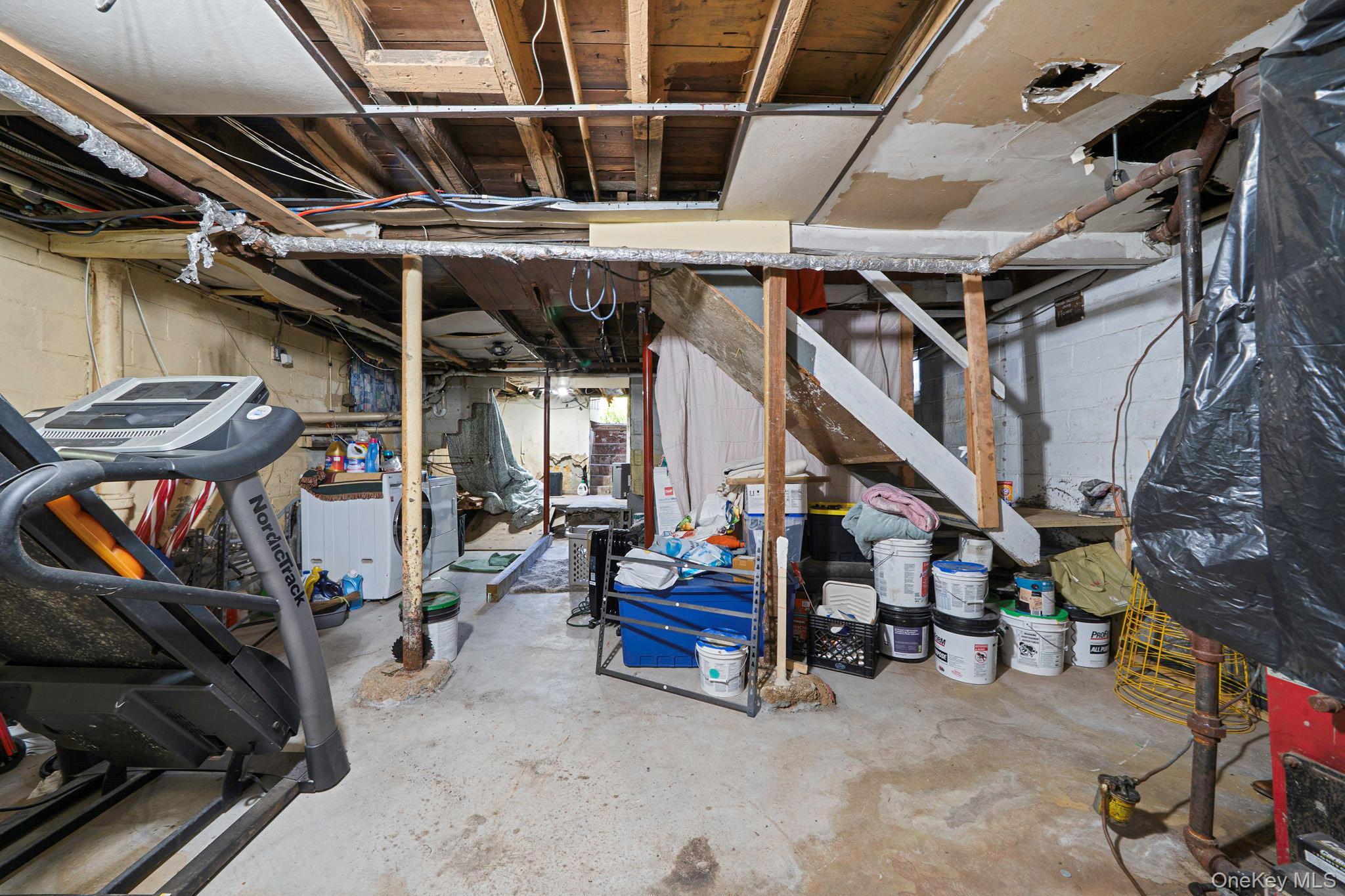 173 E Seaman Avenue, Freeport, NY 11520