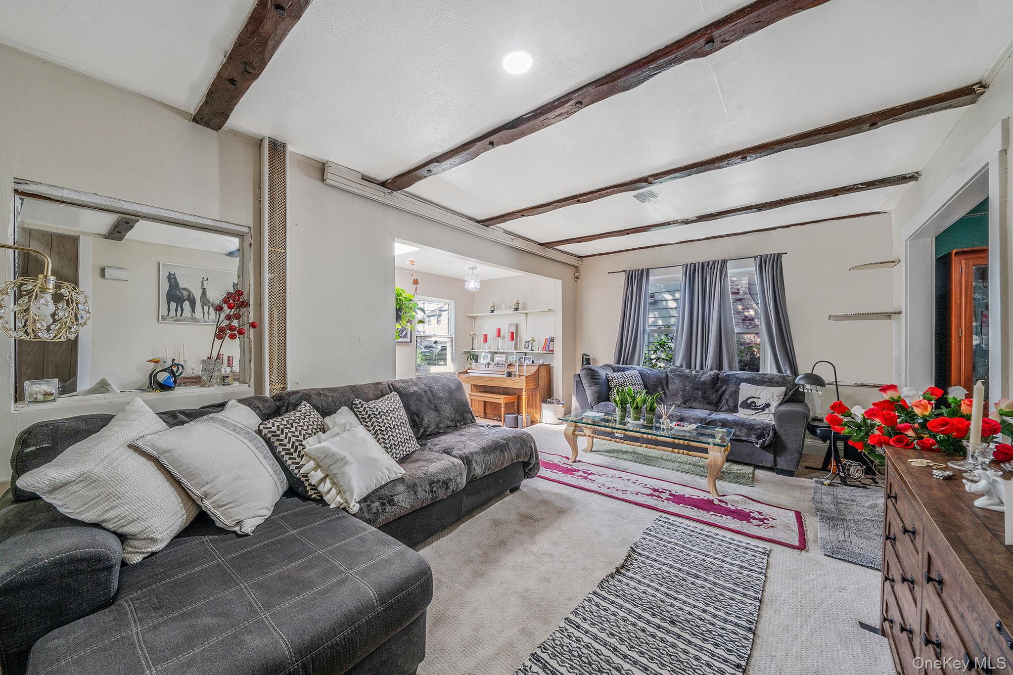 173 E Seaman Avenue, Freeport, NY 11520