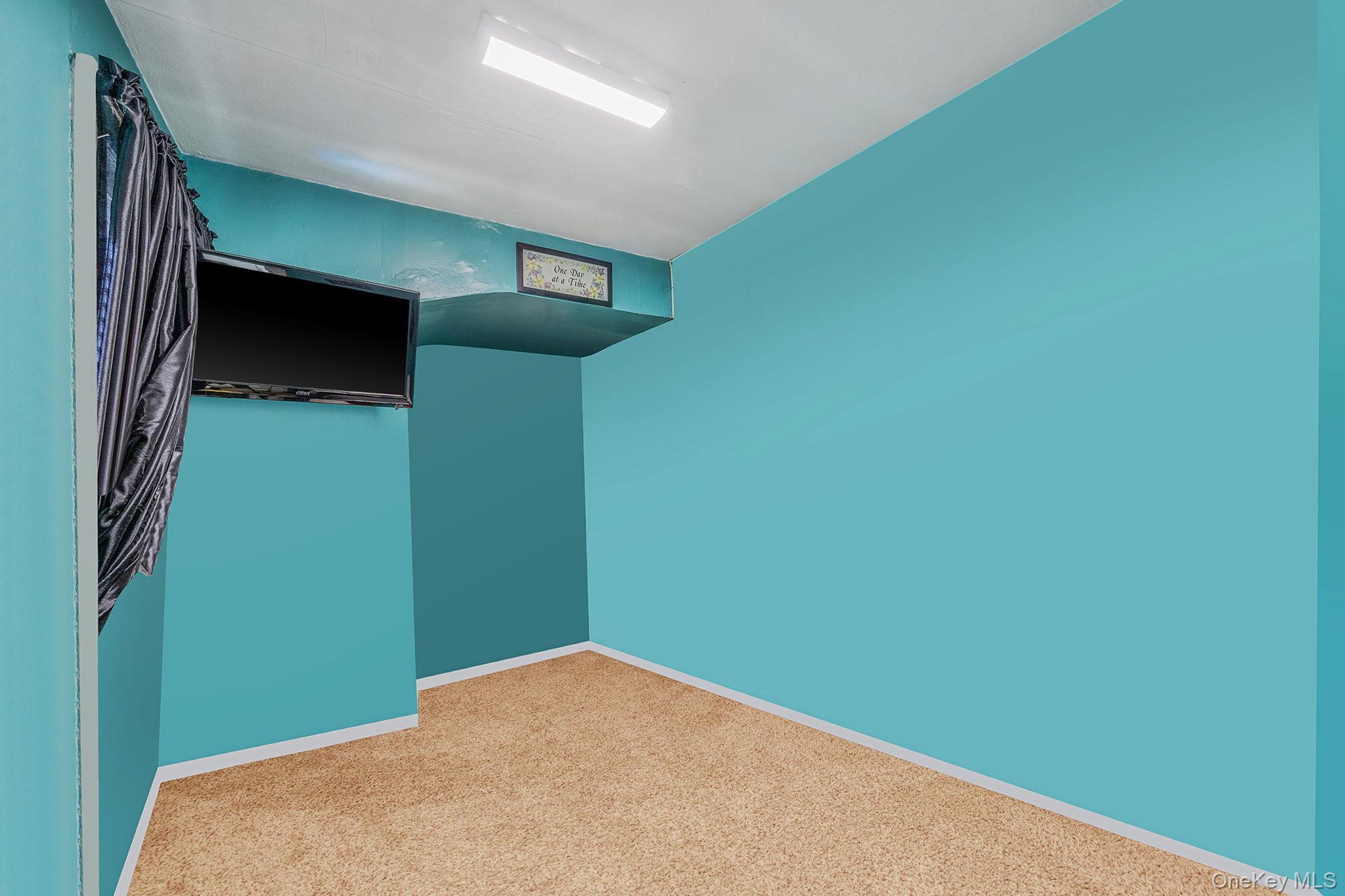 173 E Seaman Avenue, Freeport, NY 11520