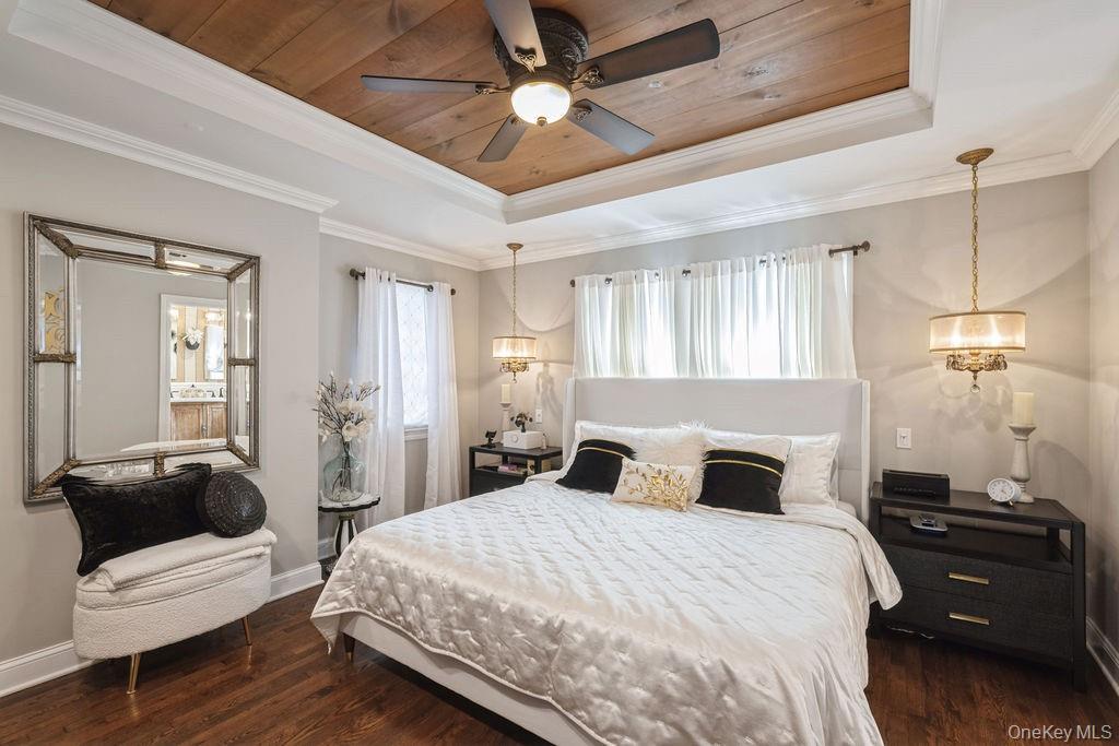 15 Briarwood Drive, Huntington, NY 11743