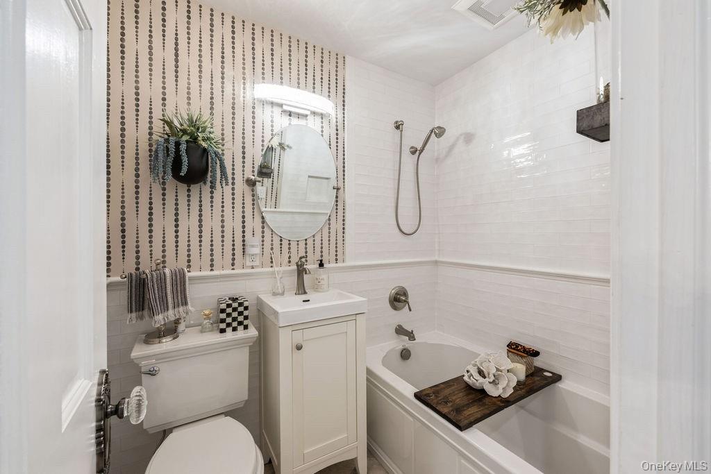 15 Briarwood Drive, Huntington, NY 11743