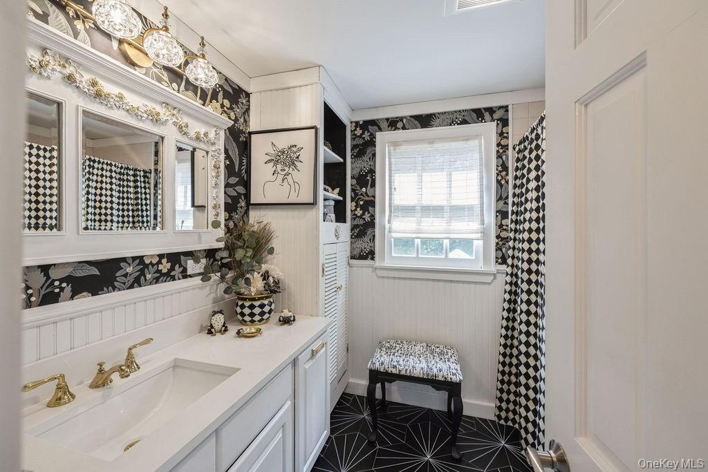 15 Briarwood Drive, Huntington, NY 11743