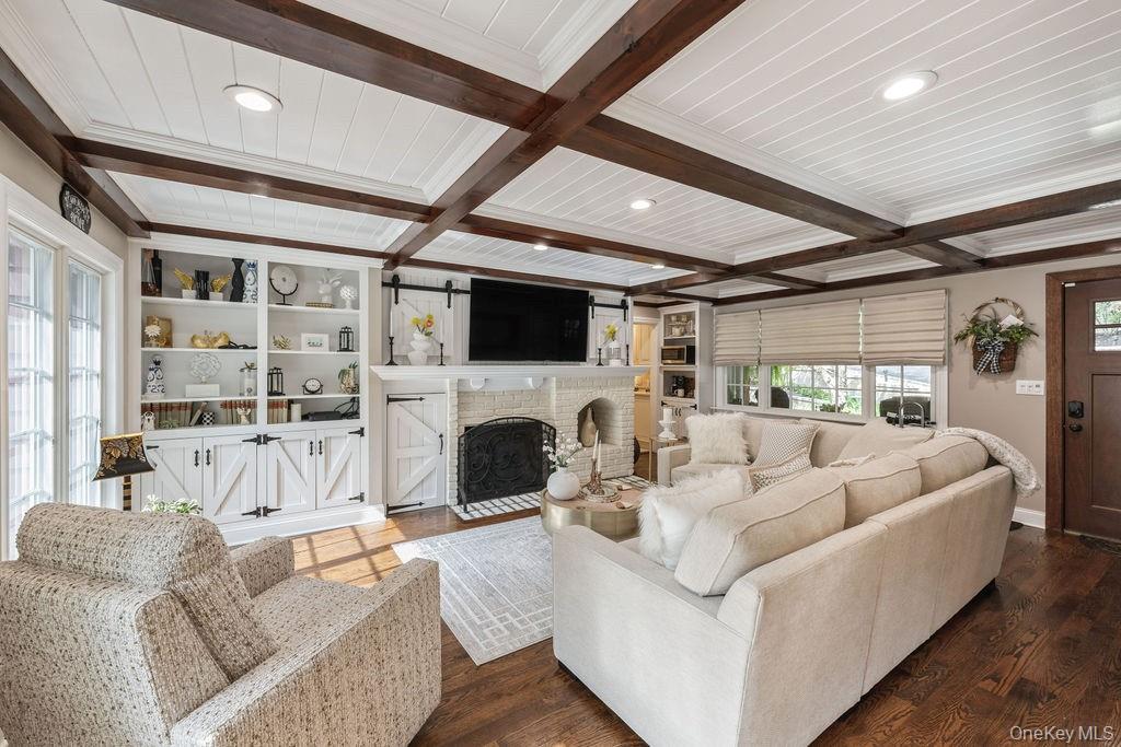 15 Briarwood Drive, Huntington, NY 11743