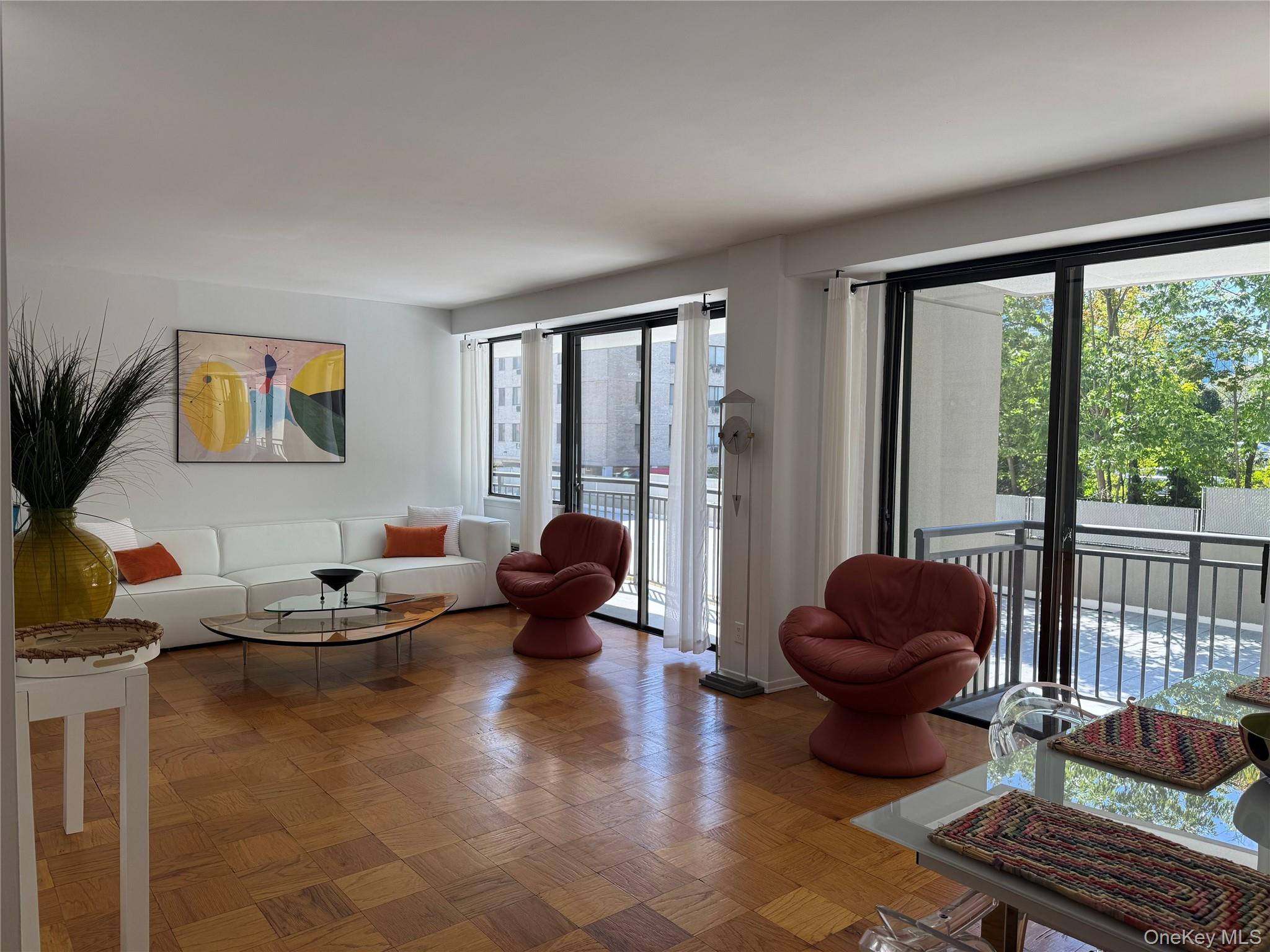 15 Stewart Place # 2J, White Plains, NY 10603