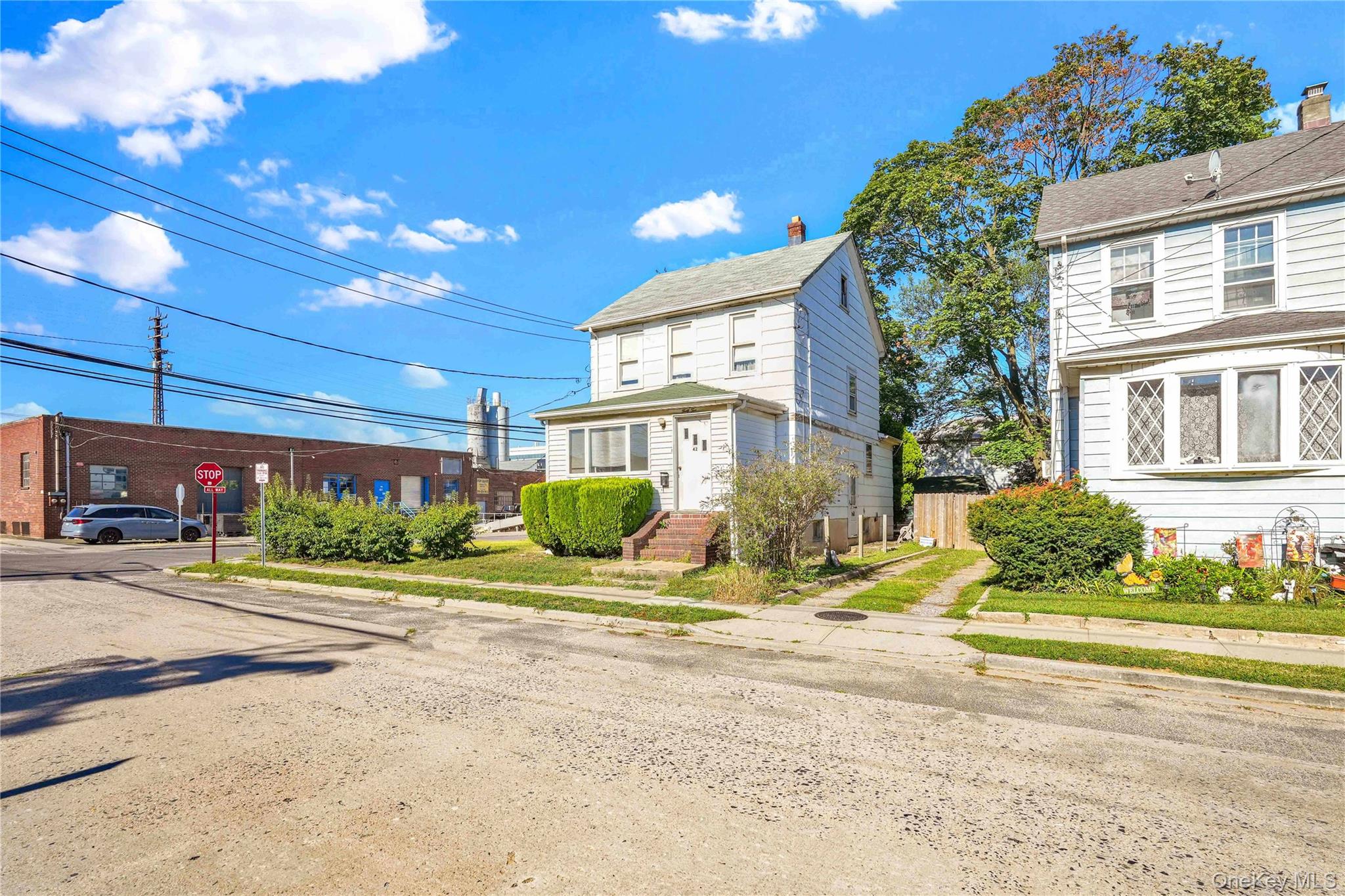 42 Satterie Avenue, Valley Stream, NY 11580