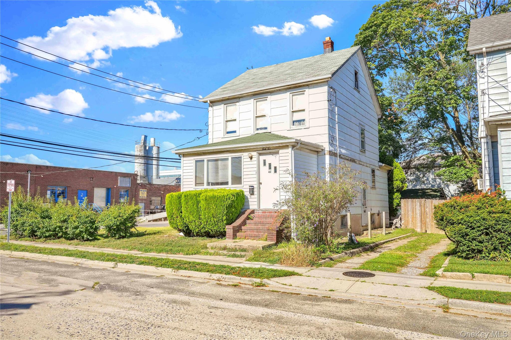 42 Satterie Avenue, Valley Stream, NY 11580