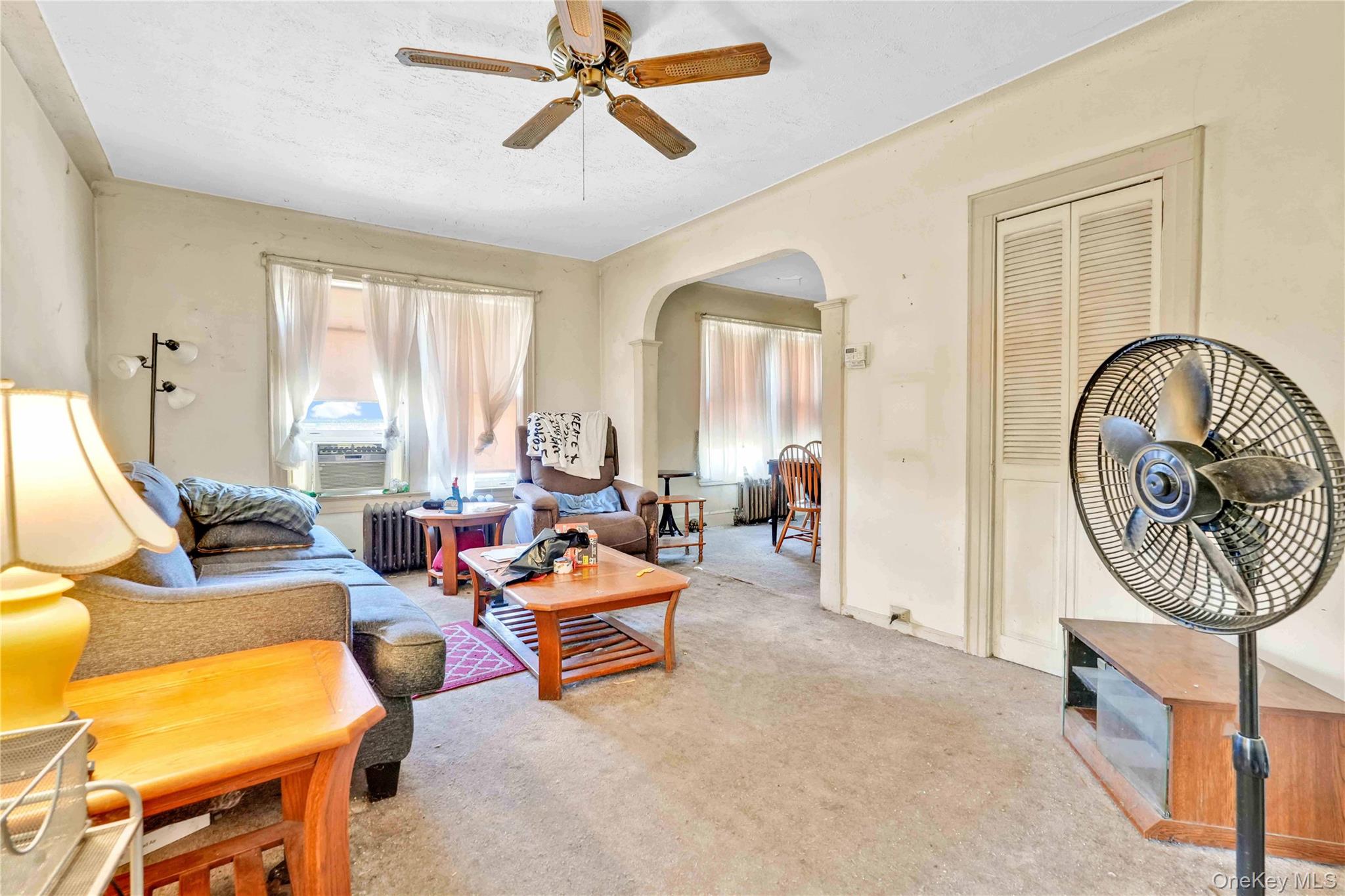 42 Satterie Avenue, Valley Stream, NY 11580