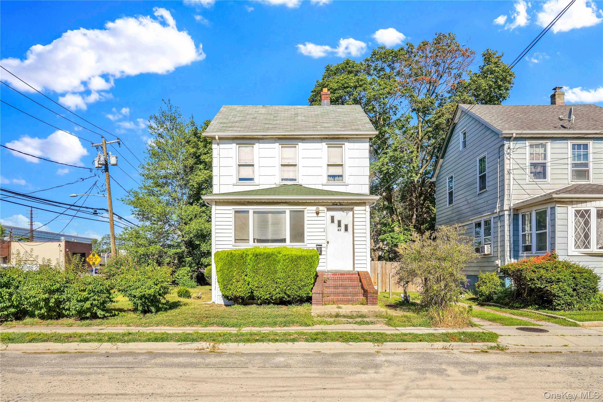 42 Satterie Avenue, Valley Stream, NY 11580