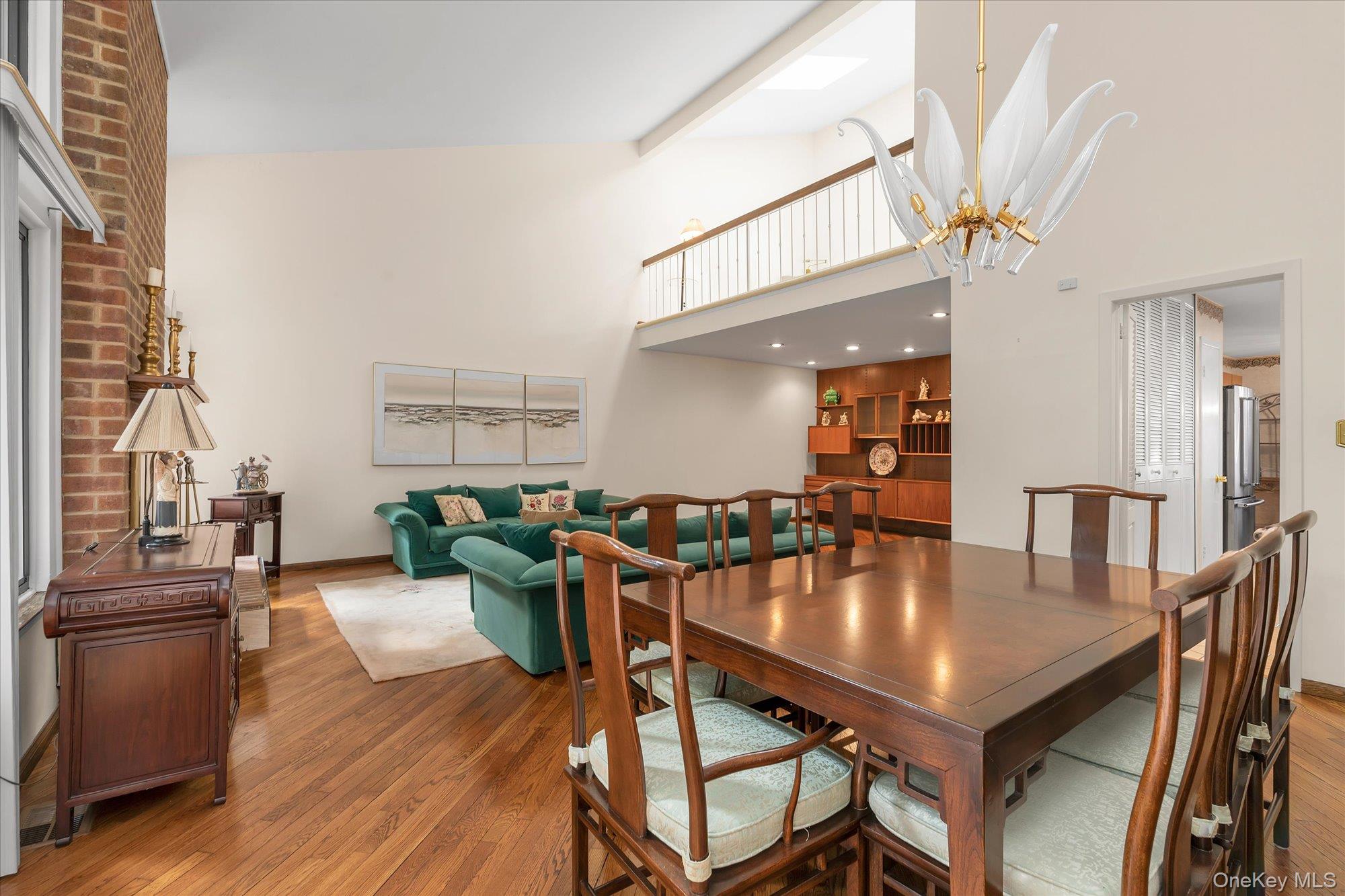 3 Cricket Club Drive, Roslyn, NY 11576