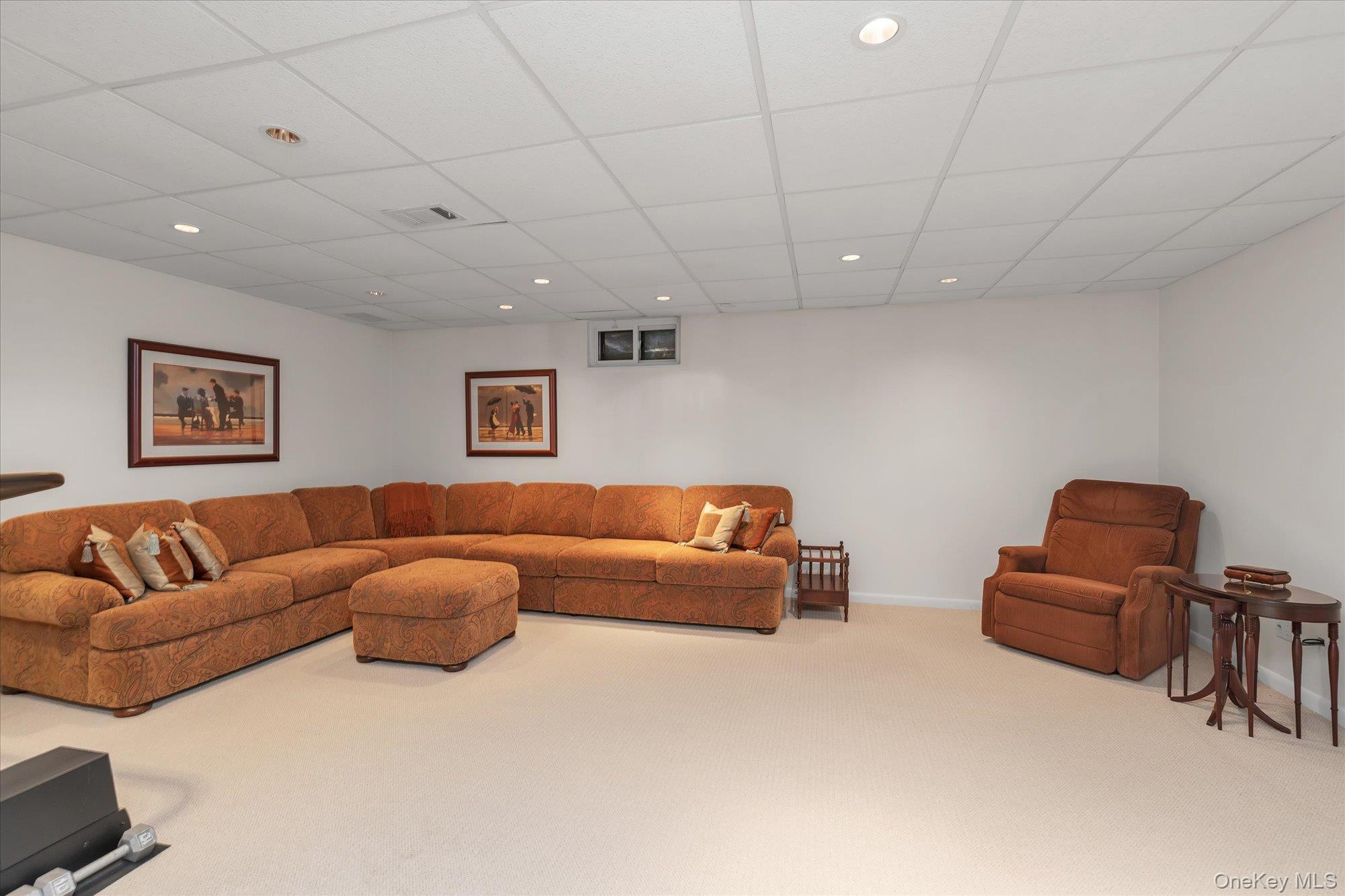 3 Cricket Club Drive, Roslyn, NY 11576