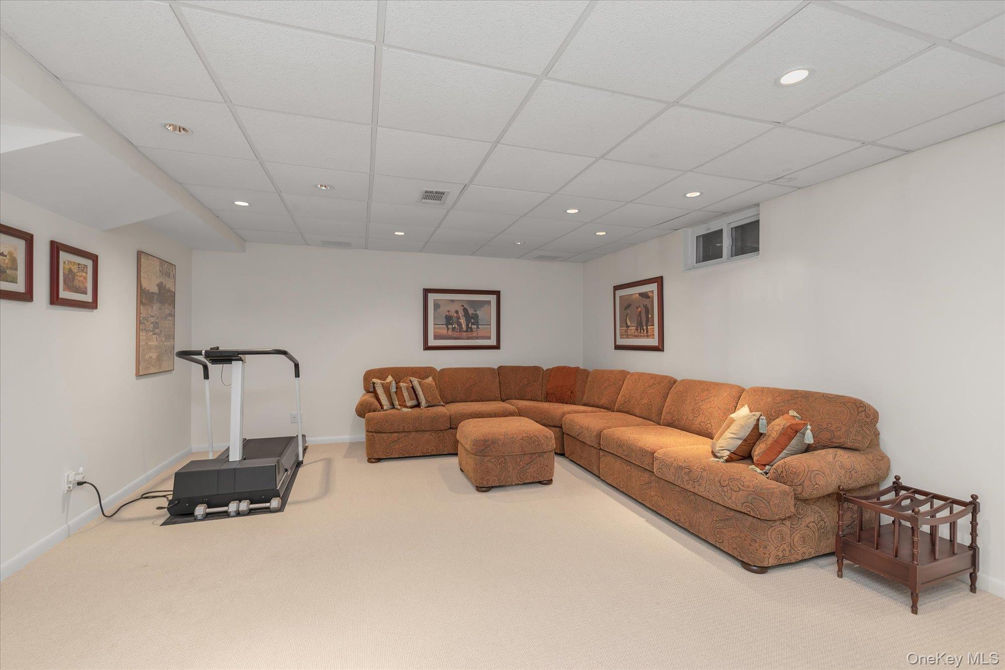 3 Cricket Club Drive, Roslyn, NY 11576