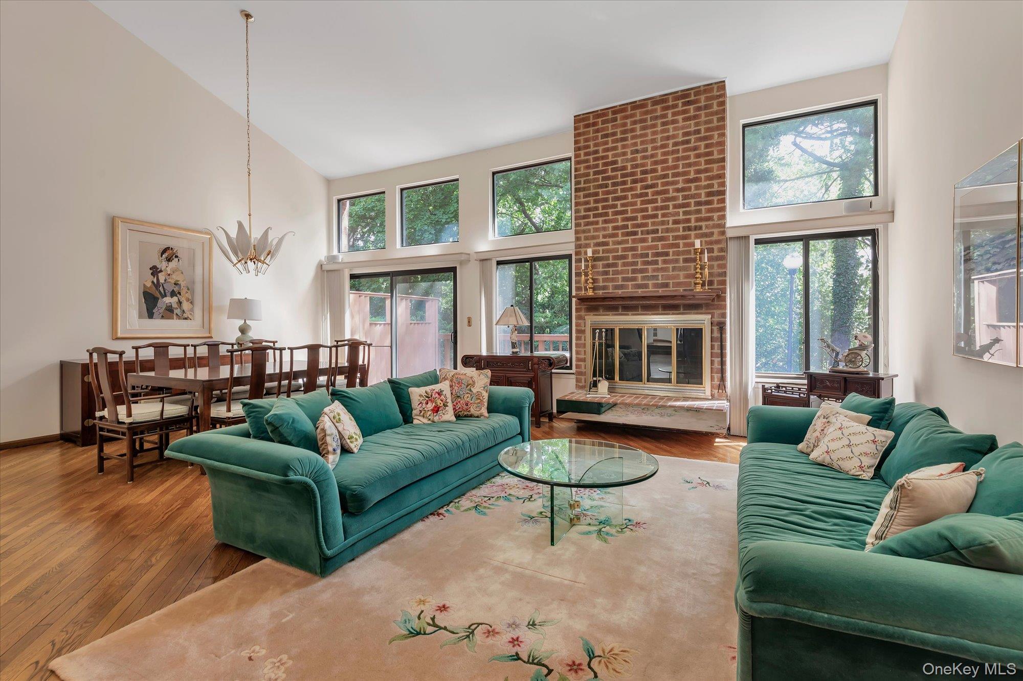 3 Cricket Club Drive, Roslyn, NY 11576