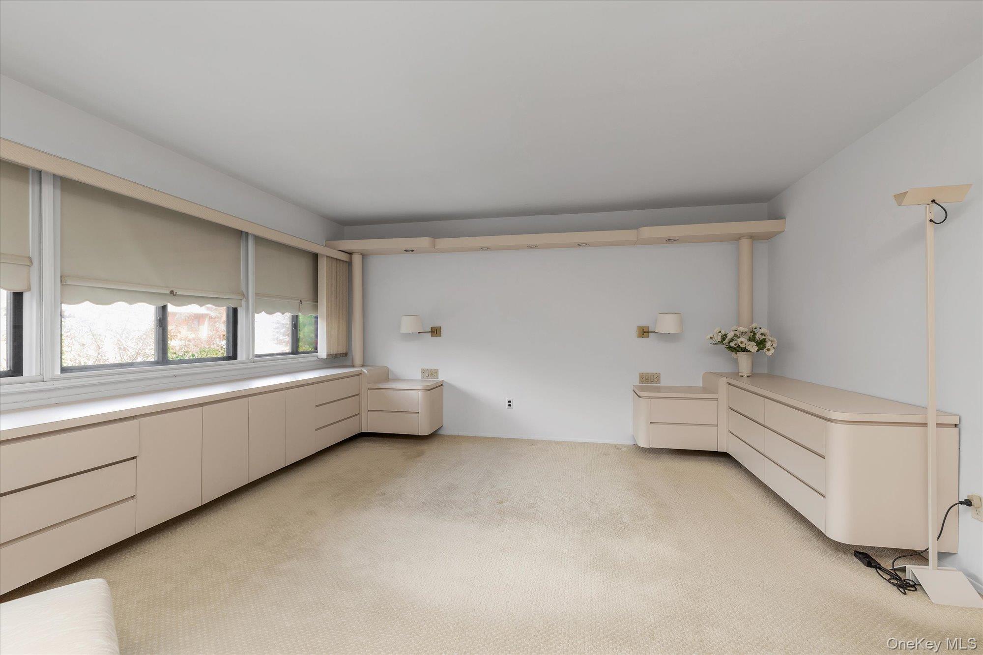 3 Cricket Club Drive, Roslyn, NY 11576