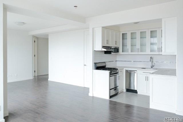 40-55 College Point Blvd # 3A, Flushing, NY 11354