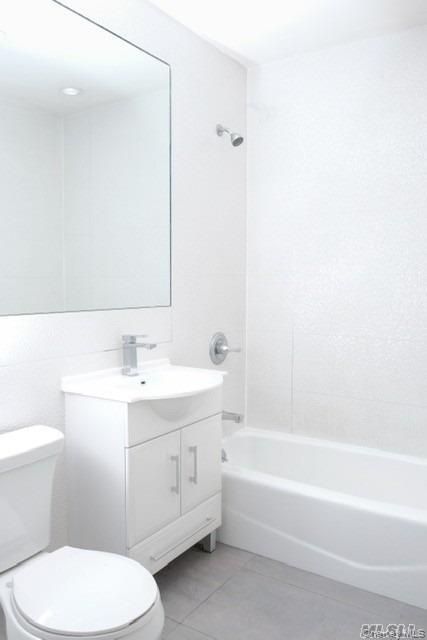 40-55 College Point Blvd # 3A, Flushing, NY 11354
