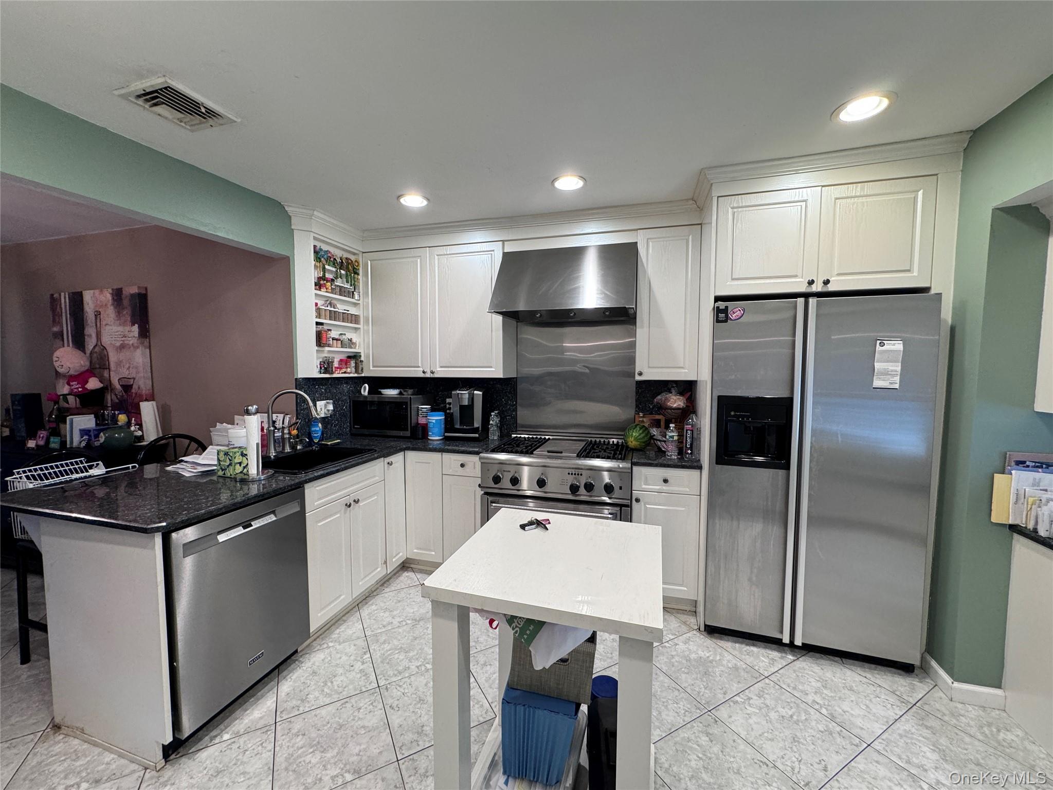 195 Sackville Road, Garden City, NY 11530