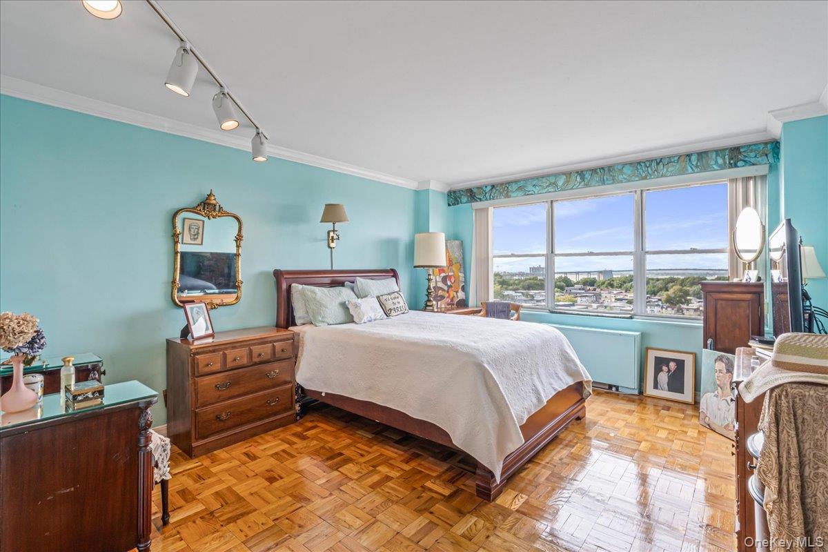 17-85 215th Street # 11S, Bayside, NY 11360