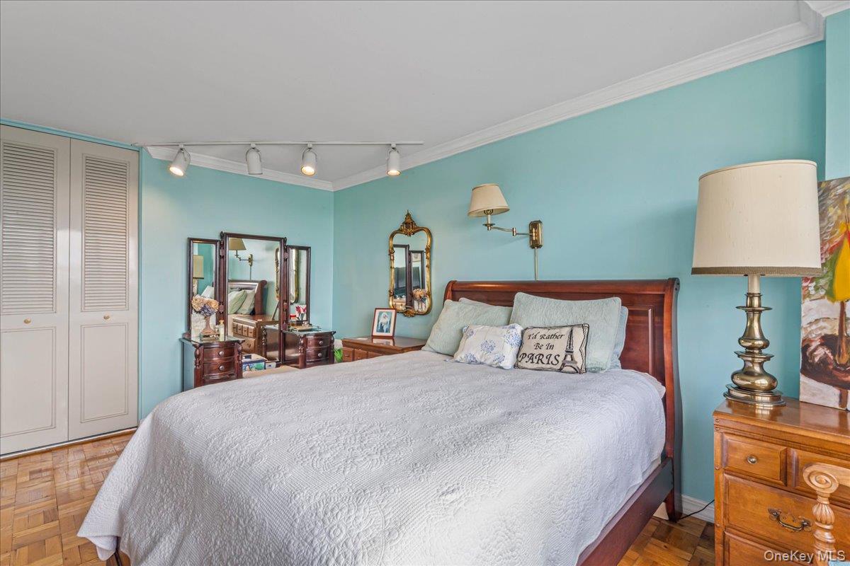 17-85 215th Street # 11S, Bayside, NY 11360